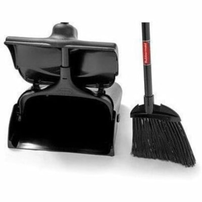 Rubbermaid Commercial - Balai série Executive Commercial, manche en vinyle, noir - Polypropylène Poils - longueur hors tout 7,50 po (190,50 mm) - Handle Vinyle - Noir - 6 / emballage MANCHE EN BOIS DE 27" DE LONG À FORME FACILITANT LE BALAYAGE