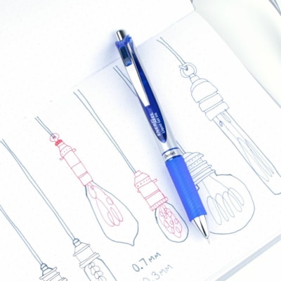 Pentel - Stylos rétractables RTX Deluxe - 0,3 mm (0,01 po) Pointe de stylo - Rechargeable - Rétractable - Ink Bleu - A base de gel - 1 chaque PENTEL  RETRACTABLE  12/BOX 
