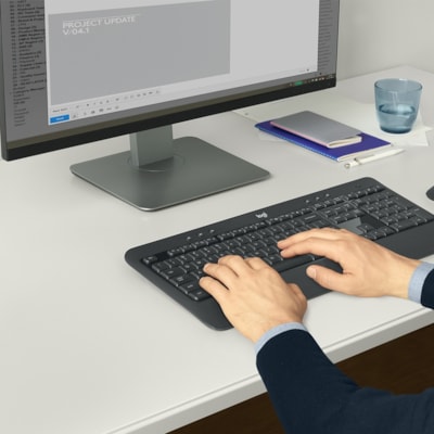 Logitech MK540 Advanced Wireless Keyboard and Mouse Combo for Windows (French Layout) - USB Wireless RF Keyboard - French - USB Wireless RF Mouse - Optical - 1000 dpi - Scroll Wheel - QWERTY - Media Player, Calculator, On/Off Switch, Battery Hot Key(s) - Symmetrical - AA - Compatible with Desktop Co  