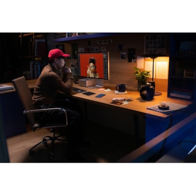 Apple - Moniteur LCD Studio 27 po Classe Webcam 5K - 27 po Visible - 5120 x 2880 - 1 milliard de couleurs - 600 cd/m² - Hauts-Parleurs  MNTR 