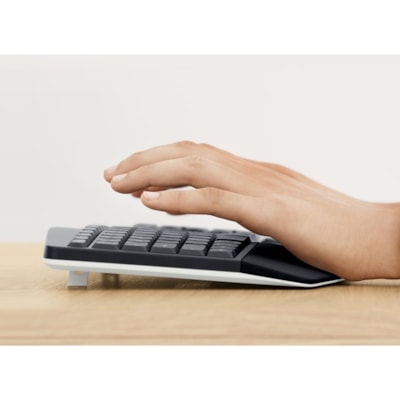 Logitech® MK850 Performance Wireless Keyboard and Mouse Combo (French Layout) - USB Wireless Bluetooth/RF Keyboard - French - USB Wireless Bluetooth/RF Mouse - Optical - 1000 dpi - Scroll Wheel - AAA, AA - Compatible with Smartphone, Desktop Computer, Notebook for Windows, Mac  