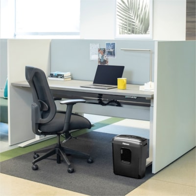 Fellowes Powershred® 6M Micro Cut Shredder - NA - Continuous Shredder - Micro Cut - 6 Per Pass - for shredding Staples, Credit Card, Paper Clip, Paper - 0.2" (3.97 mm) x 0.5" (12.70 mm) Shred Size - P-4 - 8.7" (220.98 mm) Throat - 7 Minute Run Time - 13.25 L Wastebin Capacity - Black P4. 8 75" THROAT. 3.5 GAL 5 MIN ON/30 MIN OFF.300' T/PUT