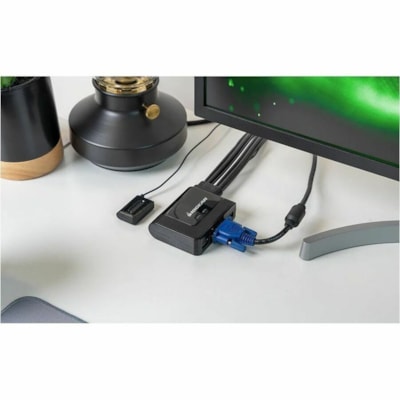 IOGEAR GCS22u 2-Port USB KVM Switch - 2 x 1 - 4 x Type A USB, 2 x HD-15 Monitor  with Cables and Remote - Max resolution: 2048 x 1