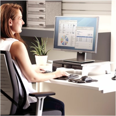 Fellowes Office Suites Monitor Riser - Up to 21" (533.40 mm) Screen Support - 80 lb (36287.39 g) Load Capacity - 4.19" (106.43 mm) Height x 19.88" (504.95 mm) Width x 14.06" (357.12 mm) Depth - Desktop - High Performance Steel (HPS) - Black, Silver MONITOR RISER 