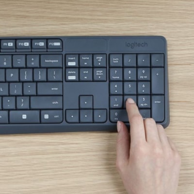 Logitech MK235 Wireless Keyboard and Mouse Combo for Windows, 2.4 GHz Wireless Unifying USB Receiver, 15 FN Keys, Long Battery Life, Compatible with PC, Laptop (French Layout) - USB Wireless RF Keyboard - French - USB Wireless RF Mouse - Optical - Scroll Wheel - AAA, AA - Compatible with PC DWRLS 
