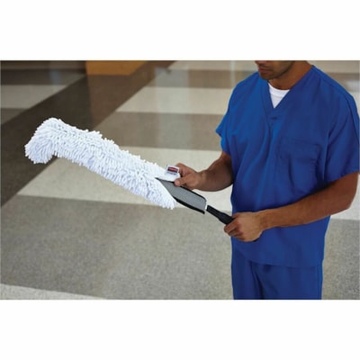 Rubbermaid Executive Series Hygen Quick Connect Flexi Wand, With Microfiber Dusting Sleev - 28.40" (721.36 mm) Overall Length - White HI-PILE 