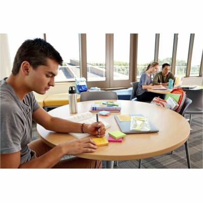 Post-it® - Super Sticky Notes - Collection couleur Energy Boost - largeur de drapeau/note 4 po (101,60 mm) x longueur de drapeau/note 6 po (152,40 mm) - Rectangulaires - 90 Feuilles par bloc - Avec ligne - Orange, Rose, Vert - Papier - Autocollant, Recyclable - 3 / emballage 4X6 LIGNES ENERGY BOOST 