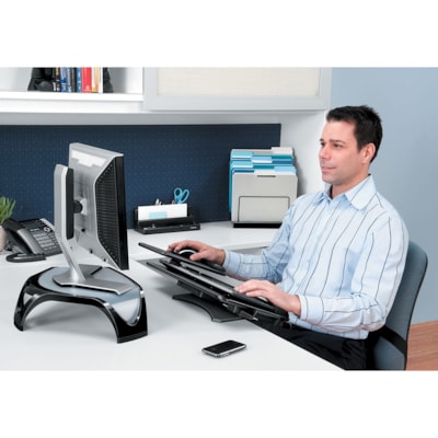 Fellowes - Plateau clavier/souris Tilt n Slide - hauteur de 3,4 po (87,38 mm) x largeur de 11,5 po (292,10 mm) x profondeur de 29,3 po (742,95 mm) - Noir - 1 GESTION DU CLAVIER TILT'NSLIDE 