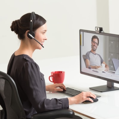 Logitech C930e Webcam - 30 fps - USB 2.0 - 1 Pack(s) - 1920 x 1080 Video - Auto-focus - 4x Digital Zoom - Microphone - For Monitor, Notebook  