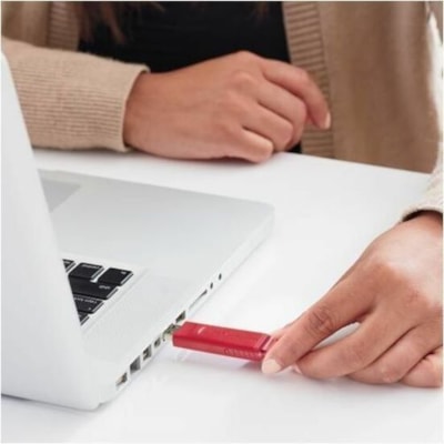 Verbatim 8GB Store 'n' Go USB Flash Drive - 3pk - Red, Green, Blue - 8 GB - Red, Blue, Green - 3 Pack - Capless, Retractable, Password Protection ASST COLOR  RETRACTABLE PASSWORD SECURITY AVAIL.