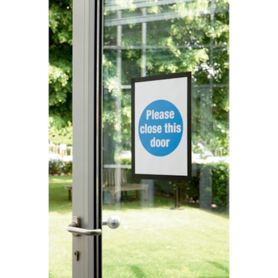 DURABLE - Cadres autocollants repositionnables - 9 po (228,60 mm) x 14 po (355,60 mm) Taille du cadre - Détient 8,50 po (215,90 mm) x 11 po (279,40 mm) Insertion - Rectangle - Horizontal, Vertical - Autocollant, Robuste, Magnétique - Noir - 2 / emballage AUTOCOLLANTS  LETTRE  NOIR PAQUET DE 2