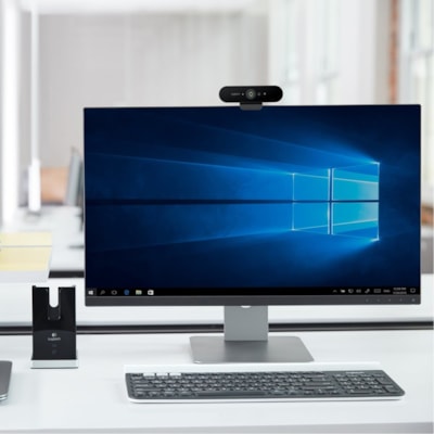 Logitech - Webcam BRIO - 90 fps - Noir - USB 3.0 - 4096 x 2160 Vidéo - Autofocus - Clip, Montage sur trépied - 5x Zoom Numérique - Microphone - Pour Ordinateur portable, Moniteur  PERP 