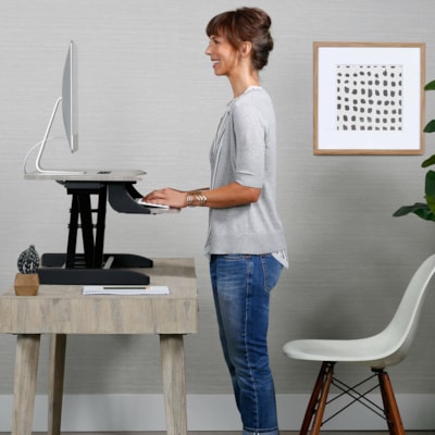 Ergotron WorkFit-Z Mini Sit-Stand Desktop - Wood Grain Rectangle, Dove Gray Top - 25 lb (11.34 kg) Capacity - 15.8" (401.32 mm) Table Top Length x 31" (787.40 mm) Table Top Width - 12.5" (317.50 mm) Height Mini Sit-Stand Desktop Worksta tion - 31 wide x 21