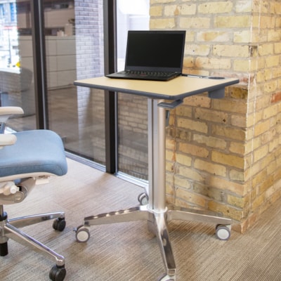 Ergotron Mobile Desk - Maple Top - 15 lb (6.80 kg) Capacity - 27" (685.80 mm) Table Top Width x 20.5" (520.70 mm) Table Top Depth - Assembly Required APLE 