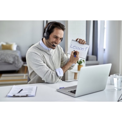 Kensington Classic Headset with Mic and Volume Control - Stereo - USB Type A - Wired - Over-the-head - Binaural - Ear-cup - 6 ft Cable - Noise Cancelling Microphone - Noise Canceling - Black & INLINE CTRL 