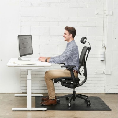 Deflecto - Chair Mat Sit?Stand - Poste de travail - longueur de tapis 53 po (1346,20 mm) x largeur de tapis 45 po (1143 mm) x profondeur de tapis 0,800 po (20,32 mm) - Rectangulaire - Mousse - Noir - 1 chaque BLACK SS 