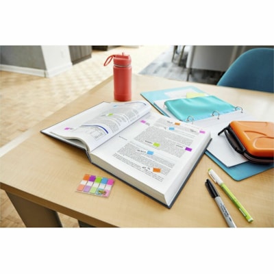 Post-it® - Languettes dans un distributeur de poche - Couleurs vives - largeur de drapeau/note 1/2 po (12,70 mm) x longueur de drapeau/note 1 3/4 po (44,45 mm) - Orange, Pourpre, Vert, Bleu, Rose - Amovible - 100 / emballage  